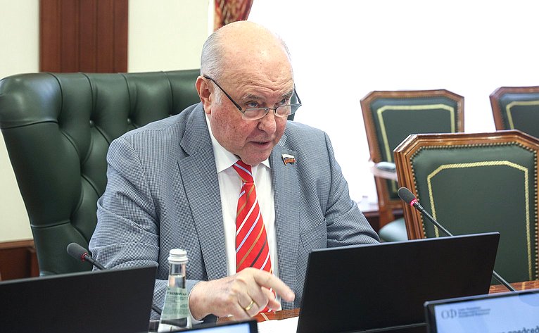 Григорий Карасин