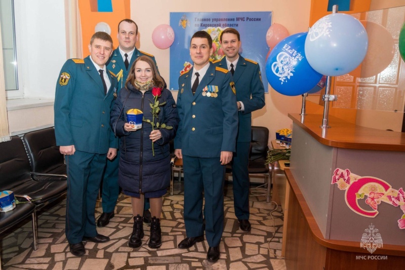 C праздникoм, дoрогие коллеги!