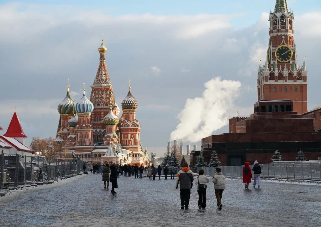 Погода на новый год. Зимняя Москва в новый год фото. Погода в Москве фото. Москва зимой днем новый год. Новогодняя ночь в Москве фото.