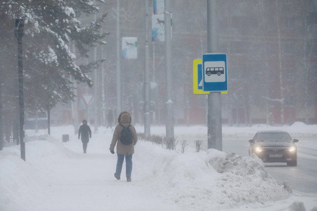 Экстренное предупреждение от спасателей: ХМАО накроют сильный снег и метель