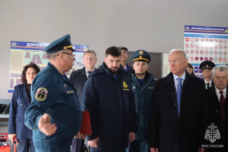 Николай Патрушев ознакомился с работой арктических спасателей в Нарьян-Маре