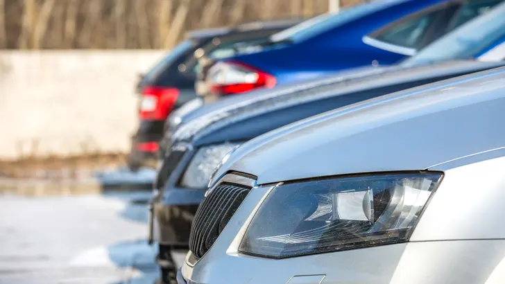 Такого не было с 2023 года: в России внезапно обрушились цены на автомобили с пробегом