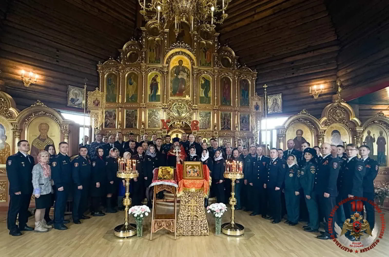 В Нарьян-Маре Православная Церковь благословила росгвардейцев на службу по защите Отчества