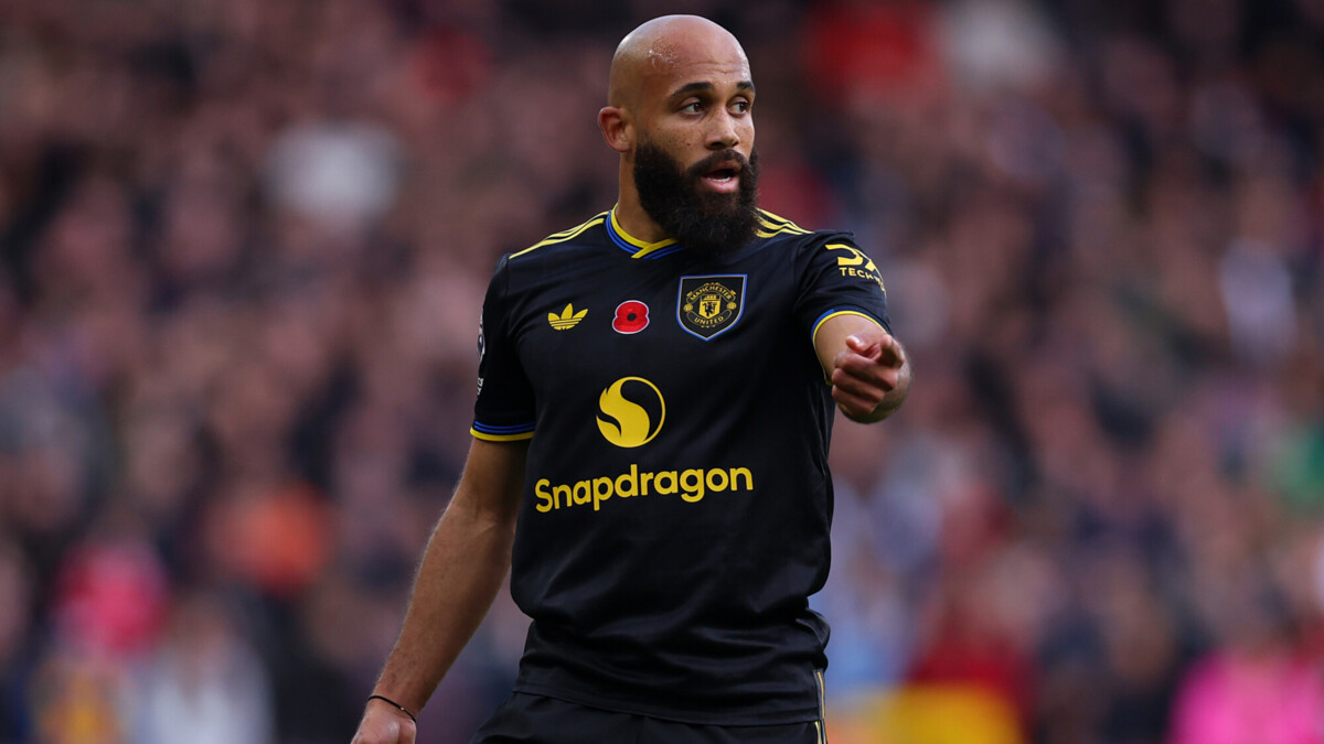 Нападающий «Манчестер Юнайтед» Мбемо признан лучшим игроком чемпионата Англии в октябре, Аморим — лучшим тренером