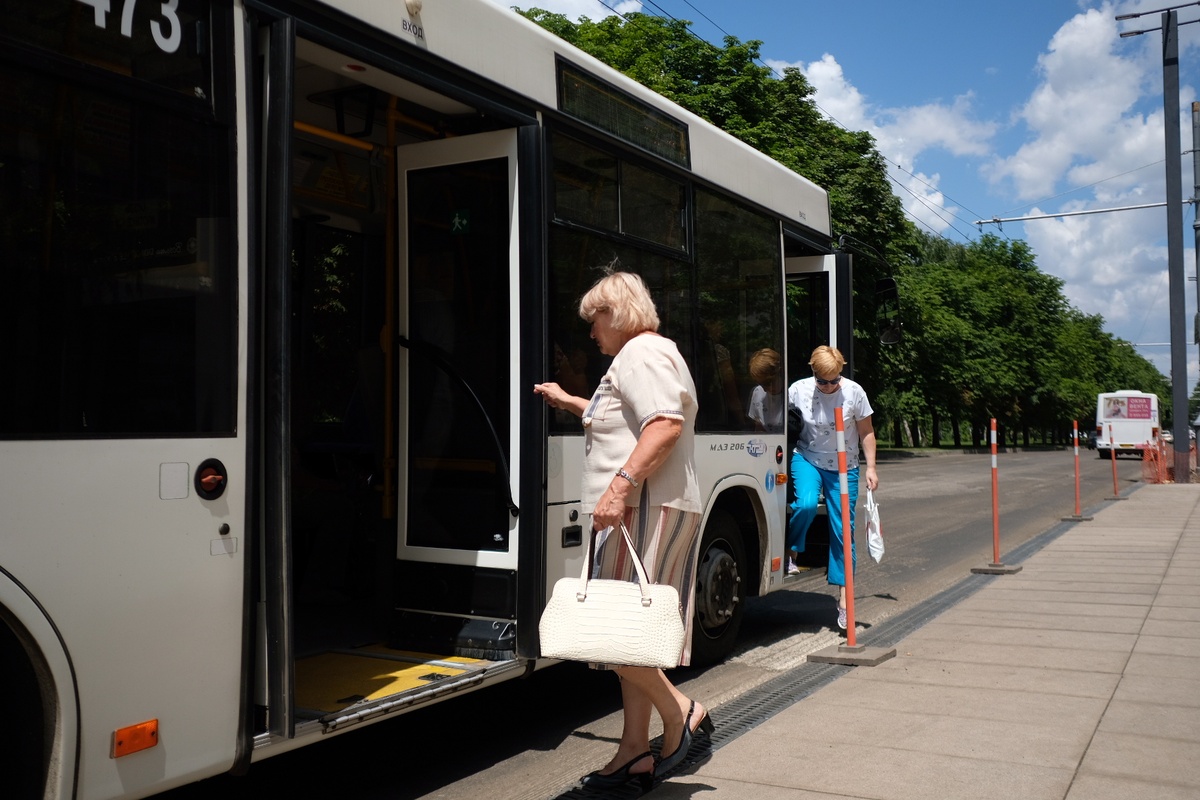 В Новороссийске в День Победы изменятся маршруты автобусов и троллейбусов