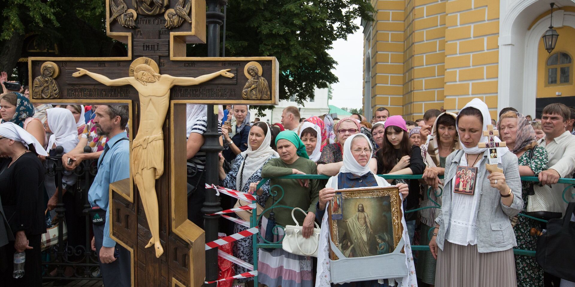 Участники праздничных мероприятий, посвященных 1030-летию Крещения Руси, в Киево-Печерской лавре в Киеве. 27 июля 2018 - ИноСМИ, 1920, 22.08.2024