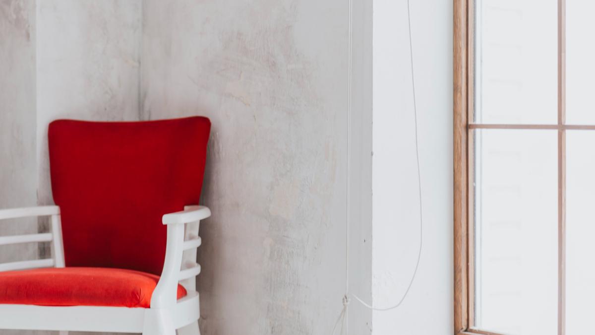 Стул в интерьере квартиры