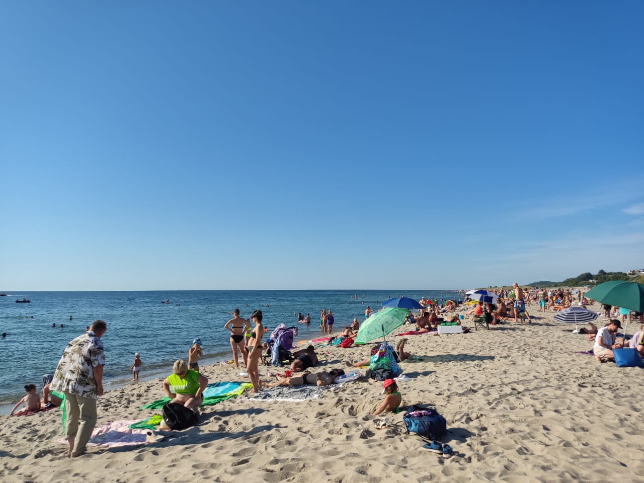 Погода в калининграде в сентябре 2023. Море в Калининграде в сентябре. Зеленоградск в сентябре. Крым в сентябре.