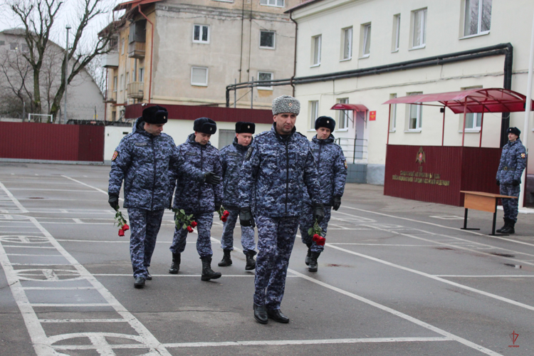 В День Героев Отечества калининградские росгвардейцы приняли участие в памятных мероприятиях