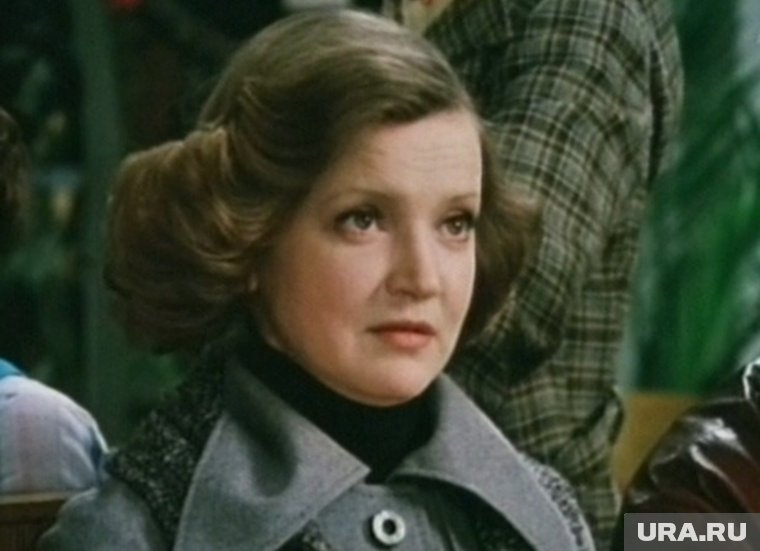 Анастасия Вознесенская сыграла Аллу Кушакову - «щедрого и могущественного» директора рынка, в «Гараже» (1979)