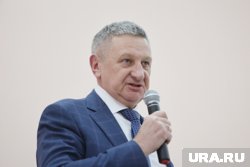 Сенатор Муратов подарил курганскому округу ракету на юбилей