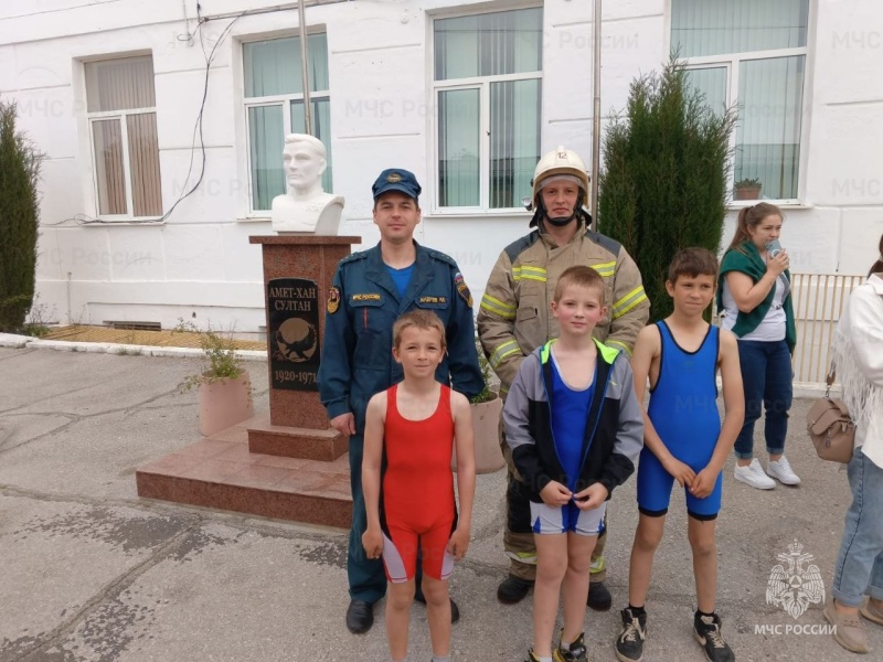 В Алупке прошел турнир по сумо, посвященный 375-летию пожарной охраны России