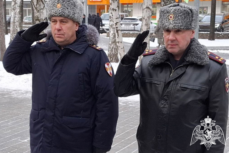 Офицеры и ветераны Росгвардии в Тюменской области почтили память Героев