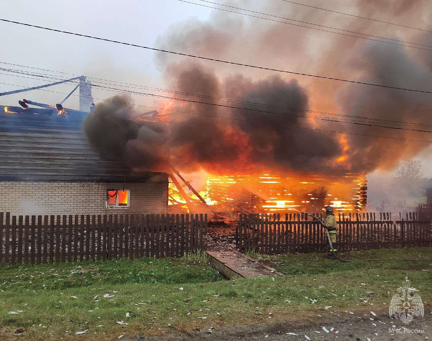 В Шабалинском районе произошел крупный пожар в частном жилом доме
