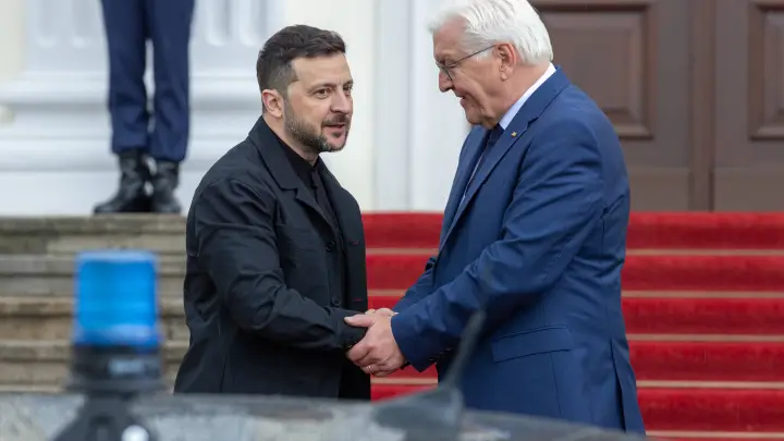Испугались?: Германию накрыл сталинградский синдром. Сладков расшифровал решение по Украине