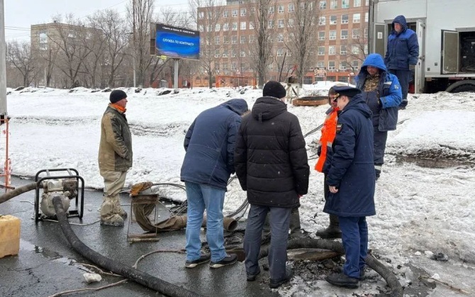 Саратовская прокуратура взяла под контроль устранение аварии на водоводе