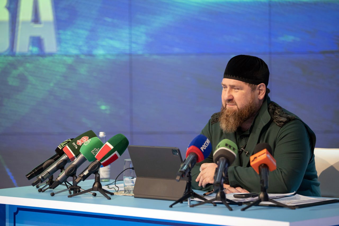 Кадыров спас. Кадыров спас спящую красавицу. Кадыров спас. Лидеры чечни. Наказы кадырова.