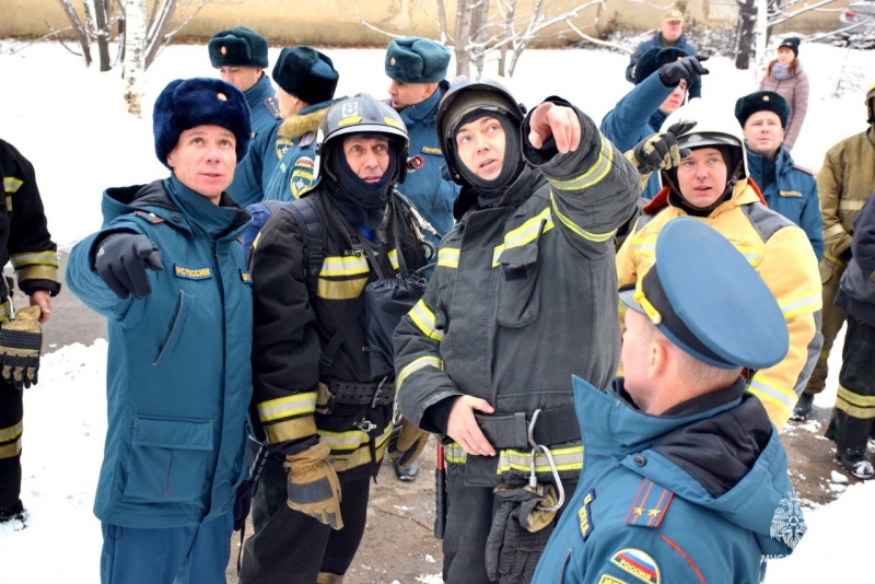 Как бороться с огнём в сложных условиях: практические занятия в Биробиджане