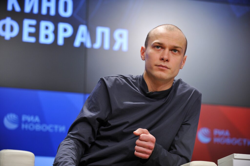 Конан О’Брайен со сцены назвал Юру Борисова «могущественным русским»