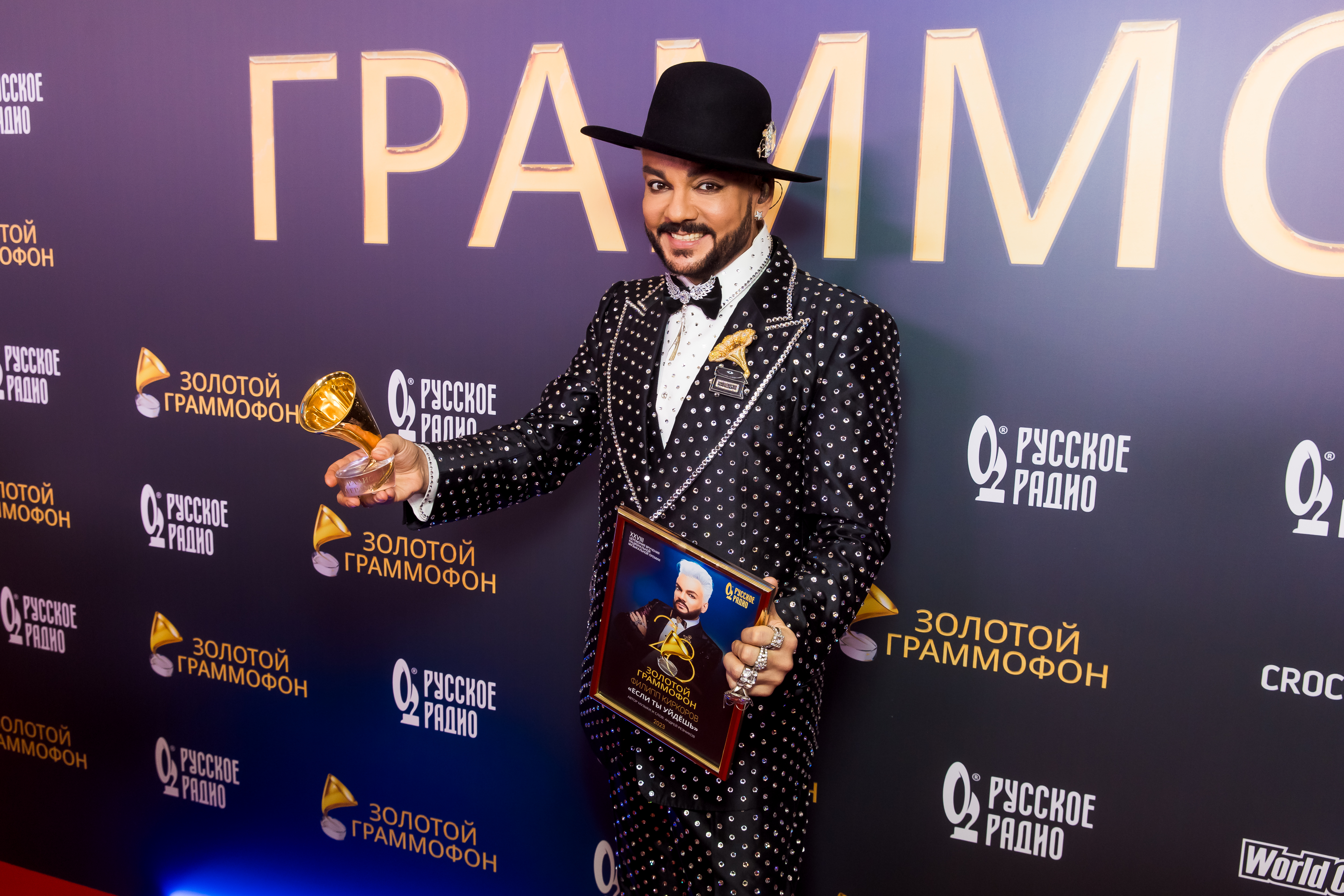 Стало известно, кто из звезд отказался от выступлений в новогоднюю ночь