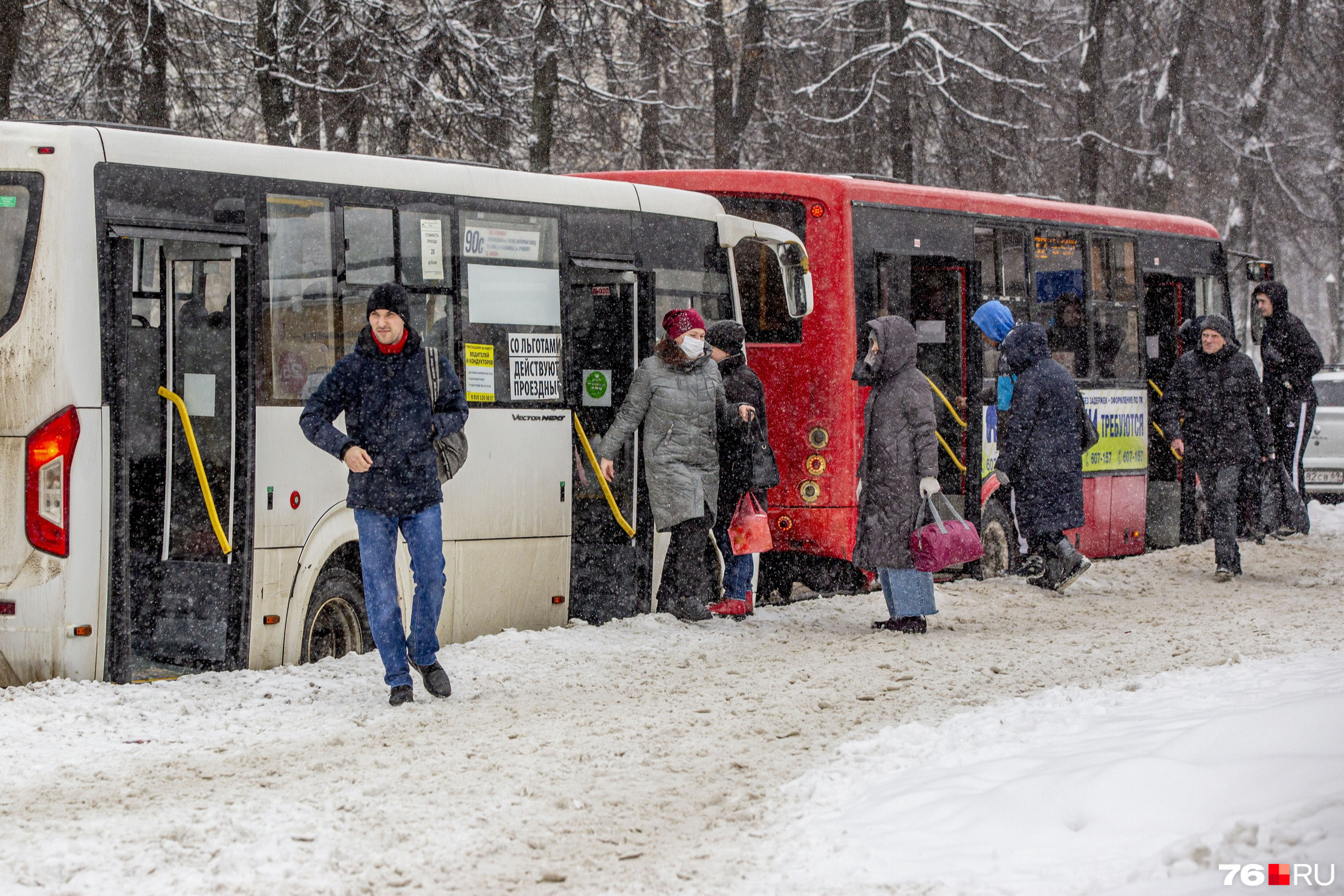 Новые автобусы 2024 ярославль. Общественный транспорт Ярославль. Новые автобусы в Ярославле. Маршрутный автобус. Маршрутка зимой.