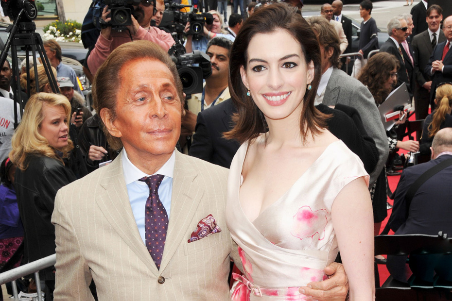 Валентино Гаравани и Энн Хэтэуэй в 2009 году