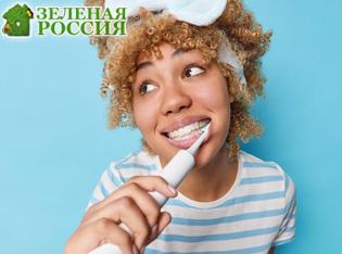 Учёные создали порошок, который отбеливает зубы с помощью электричества