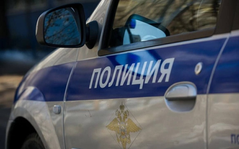 Infiniti протаранил остановку на Проспекте Мира в Москве, пострадали 3 человека