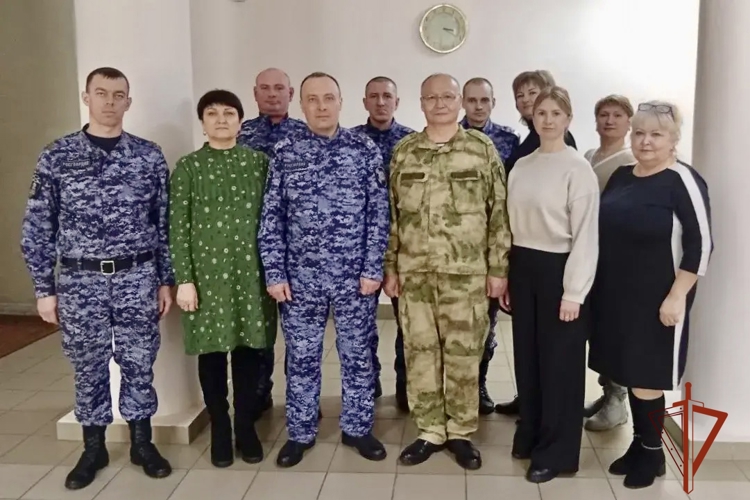 Начальник Управления Росгвардии по Омской области посетил с проверкой подразделения тероргана в Русско-Полянском районе 