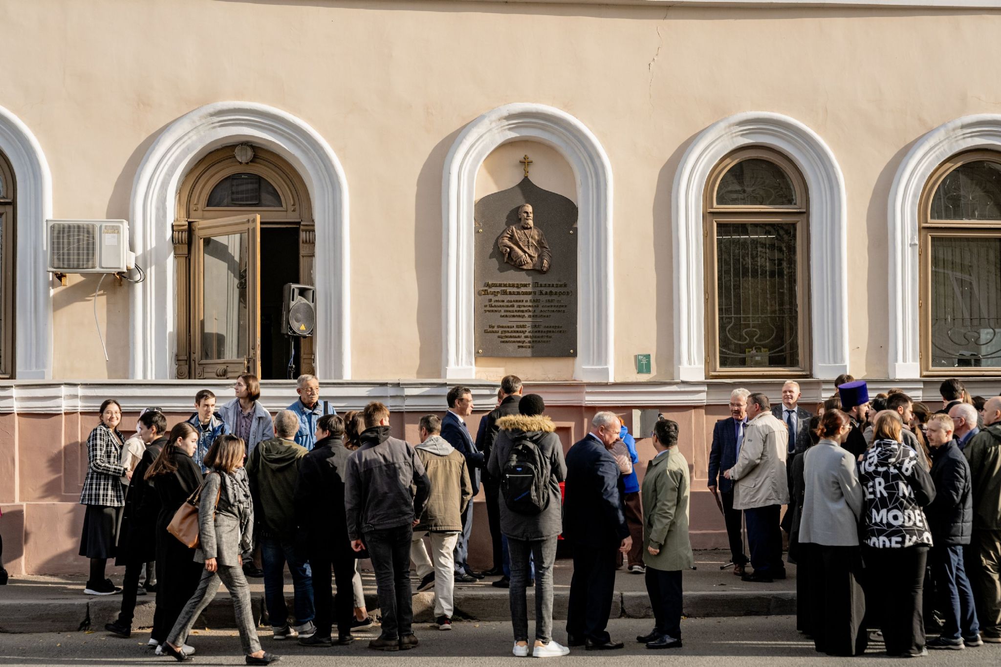 В Казани открыли мемориальную доску архимандриту Палладию