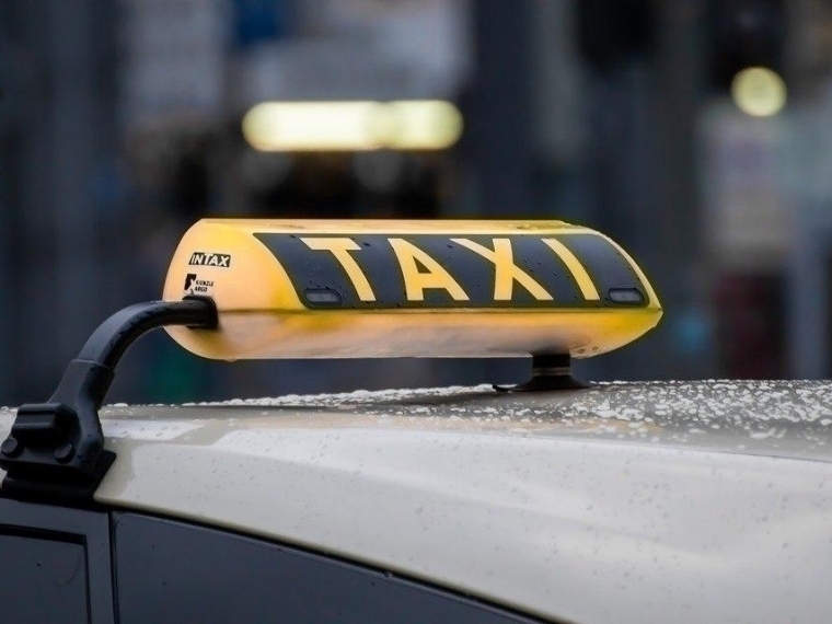  Подработка таксистом — в Омской области предлагали 87 961 рубль в месяц за частичную занятость