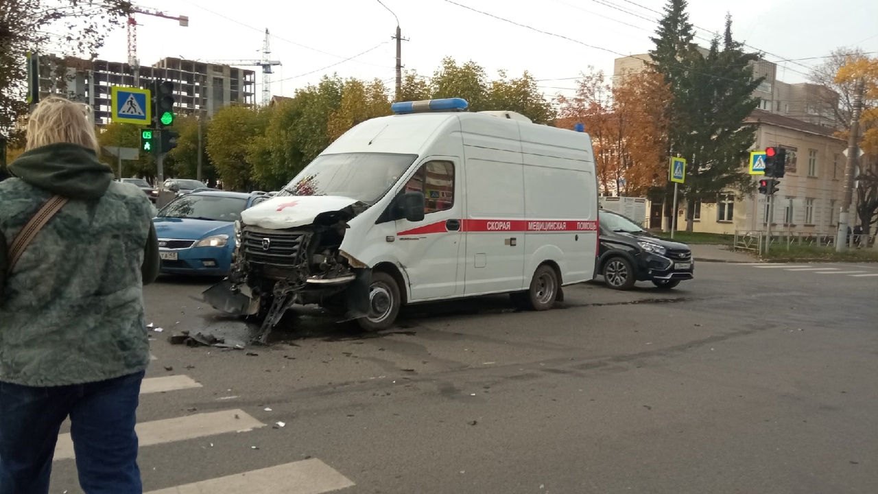 Скорая киров. Дорожно-транспортное происшествие.