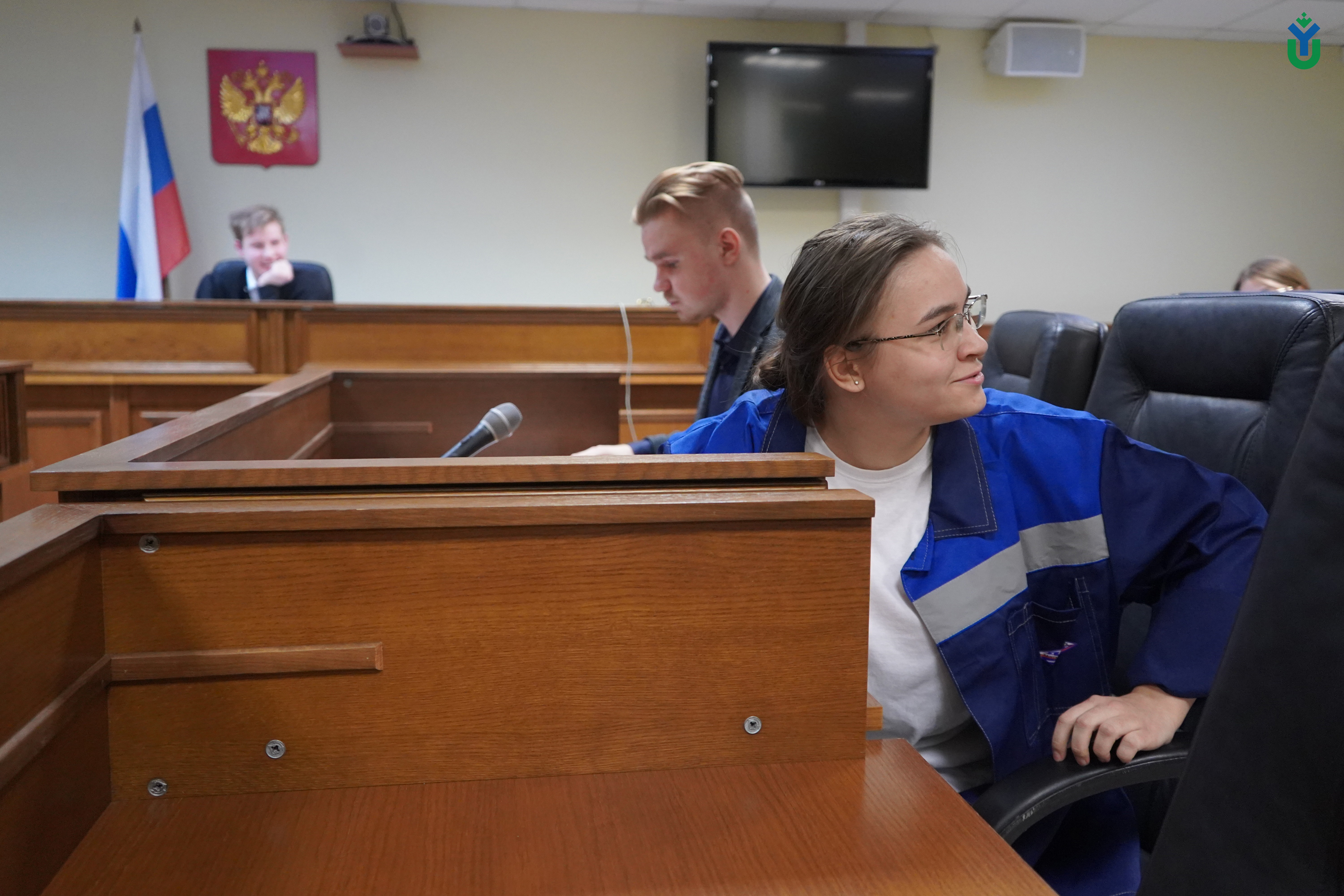 Студенты-юристы ЮГУ приняли участие в постановочном судебном заседании