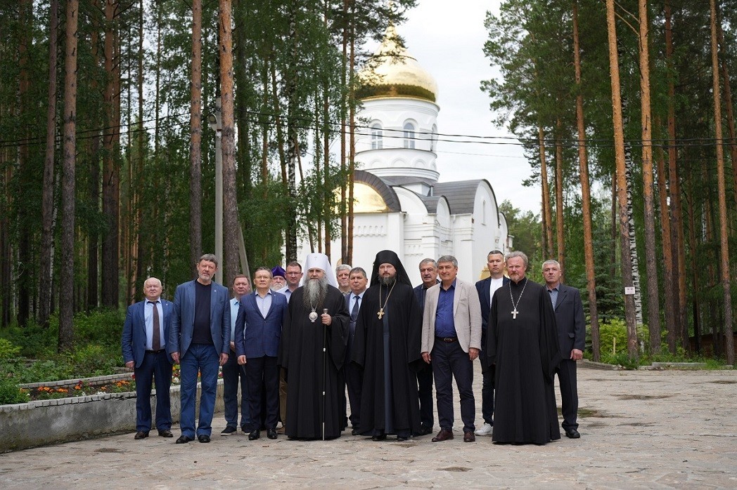 Митрополит Нижегородский Георгий совершил молебен на подворье Дивеевского монастыря в Среднеуральске