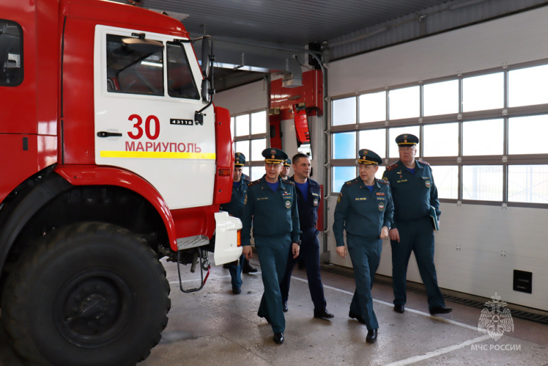 В регионах Донбасса обсудили вопросы обеспечения безопасности и наградили отличившихся сотрудников МЧС России
