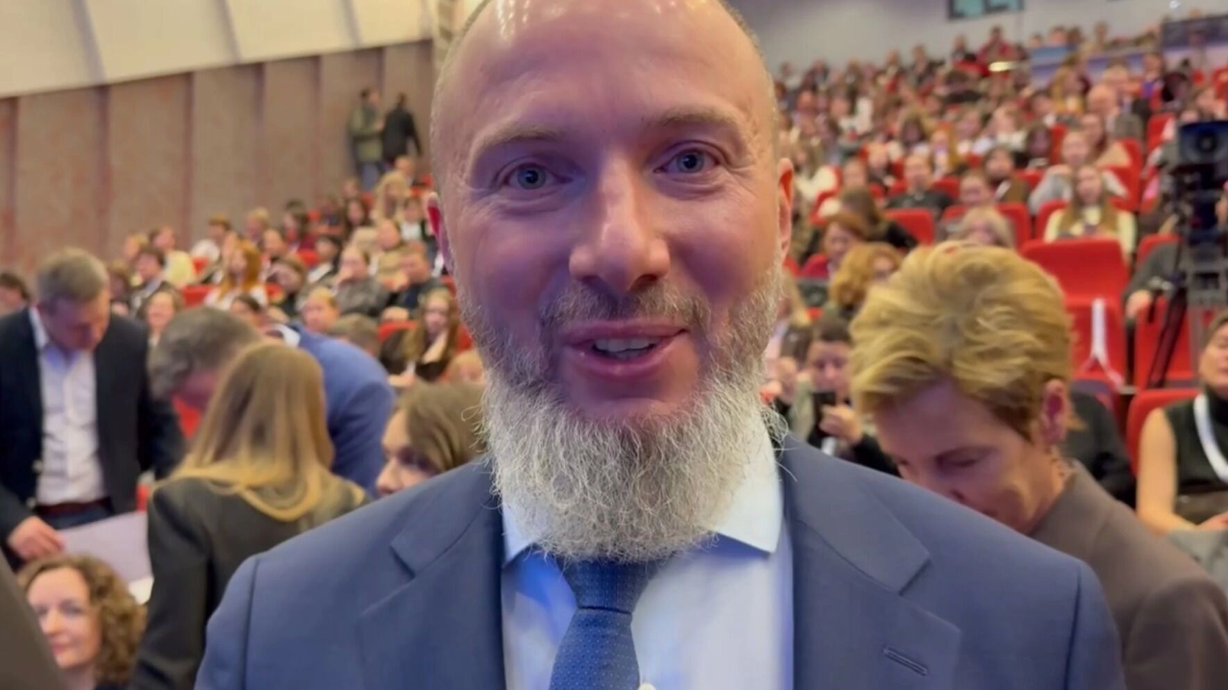 Замгубернатора поймали на форуме и предложили извиниться за «хохлов-сибиряков». Видео