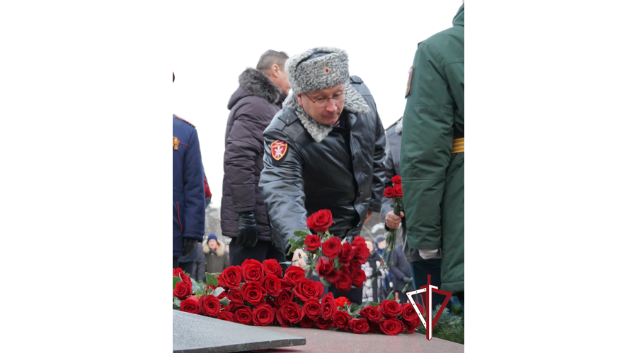 На Сахалине в памятном мероприятии, посвященному Дню защитника Отечества, приняли участие росгвардейцы 