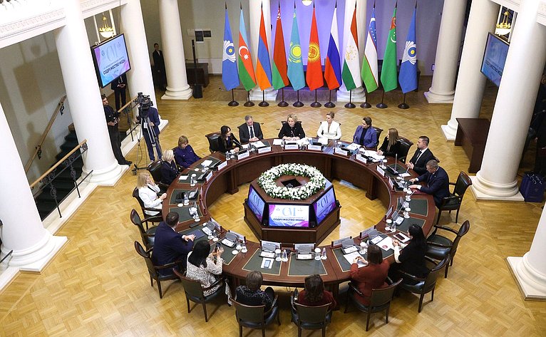 Встреча Председателя СФ Валентины Матвиенко с представителями отрасли легкой промышленности и креативных индустрий