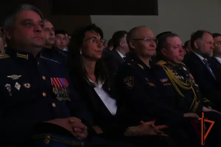 В Омске вручили награду общественного признания отцу сотрудника СОБР, погибшего на СВО