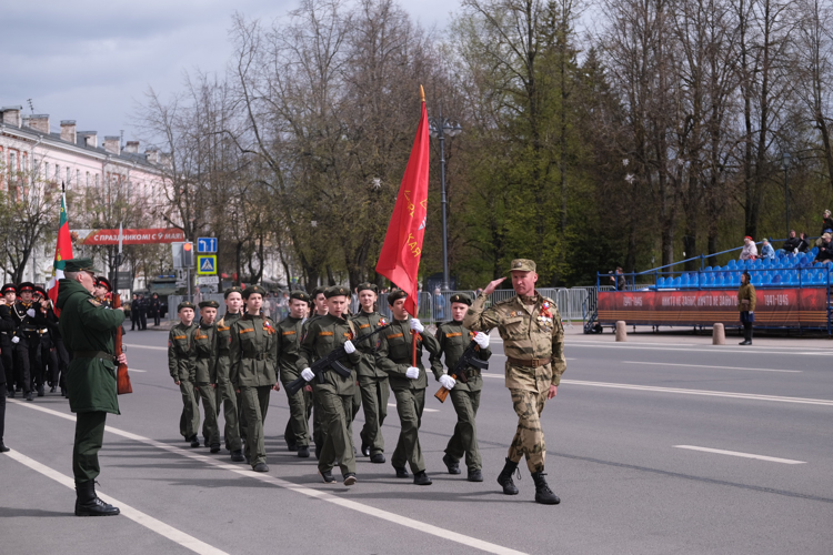 Боевая техника и военнослужащие Росгвардии примут участие в Параде Победы в Великом Новгороде 