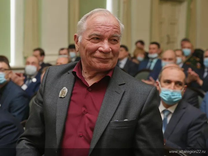 Уголовное дело бывшего главы Солтонского района не доверили местным судьям