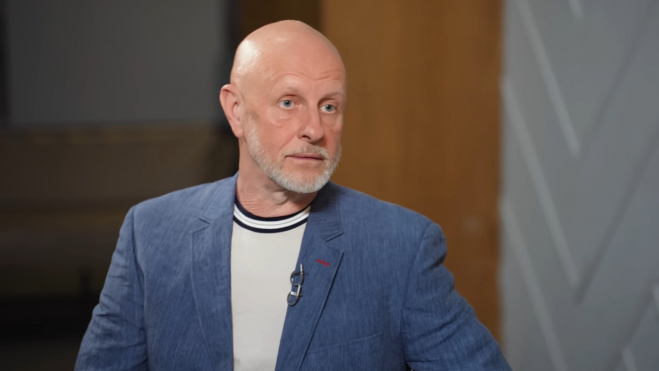 Дмитрий Пучков объяснил, почему мужчина обязан обеспечивать неработающую супругу