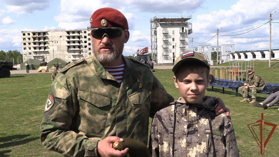 Спецназовцы Росгвардии исполнили мечту 12-летнего мальчика из Подмосковья (видео)