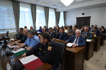 Глава Адыгеи Мурат Кумпилов обозначил ряд вопросов по обеспечению правопорядка в республике