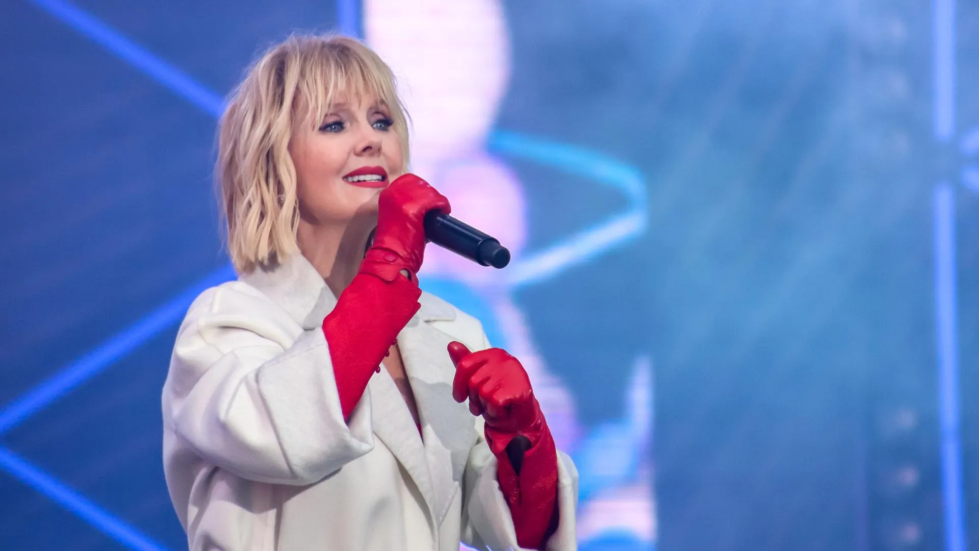 Первый клип валерии видео. Включи видео валерии. Включи видео валерии. Включи видео валерии. Клип с сердцем.