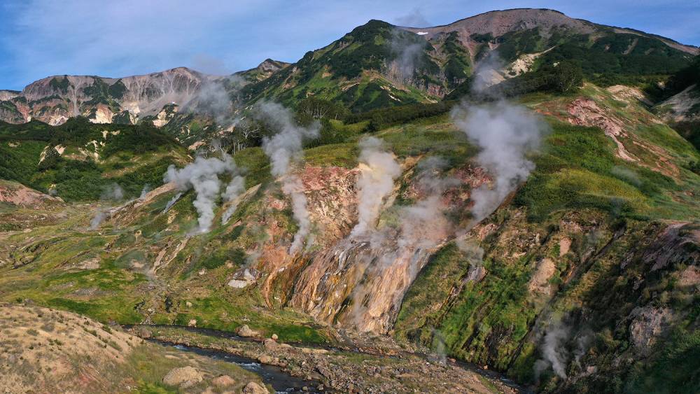 Долина гейзеров (полуостров камчатка). Кроноцкий заповедник гейзеры. Петропавловск-камчатский долина гейзеров. Кроноцкий заповедник гейзерная долина. Долина гейзеров в какой стране.