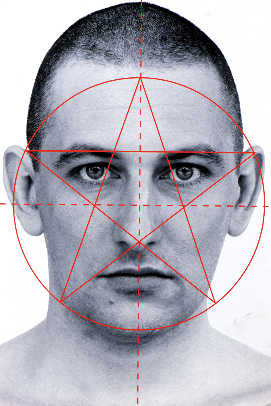 В галерее ГУМ-Red-Line открылась выставка Александра Юликова «Головы» (фото 4)