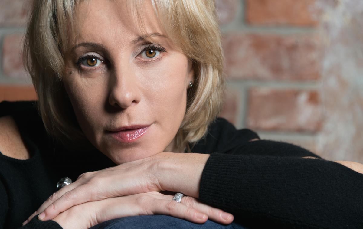 Трижды жена и дважды строгая бабушка. Ее муж и сын «сбежали» в Америку. Жизнь и карьера Юлии Рутберг