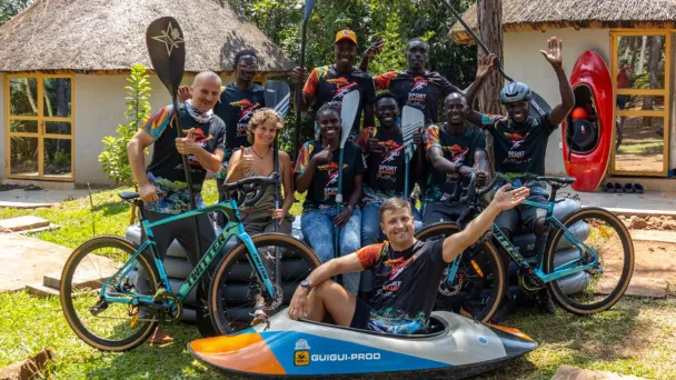 Александр Митенёв (в лодке) (Фото DR)