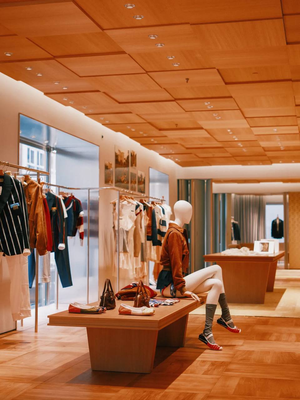 Miu Miu вновь открыл лондонский флагман на улице Нью-Бонд-стрит (фото 3)